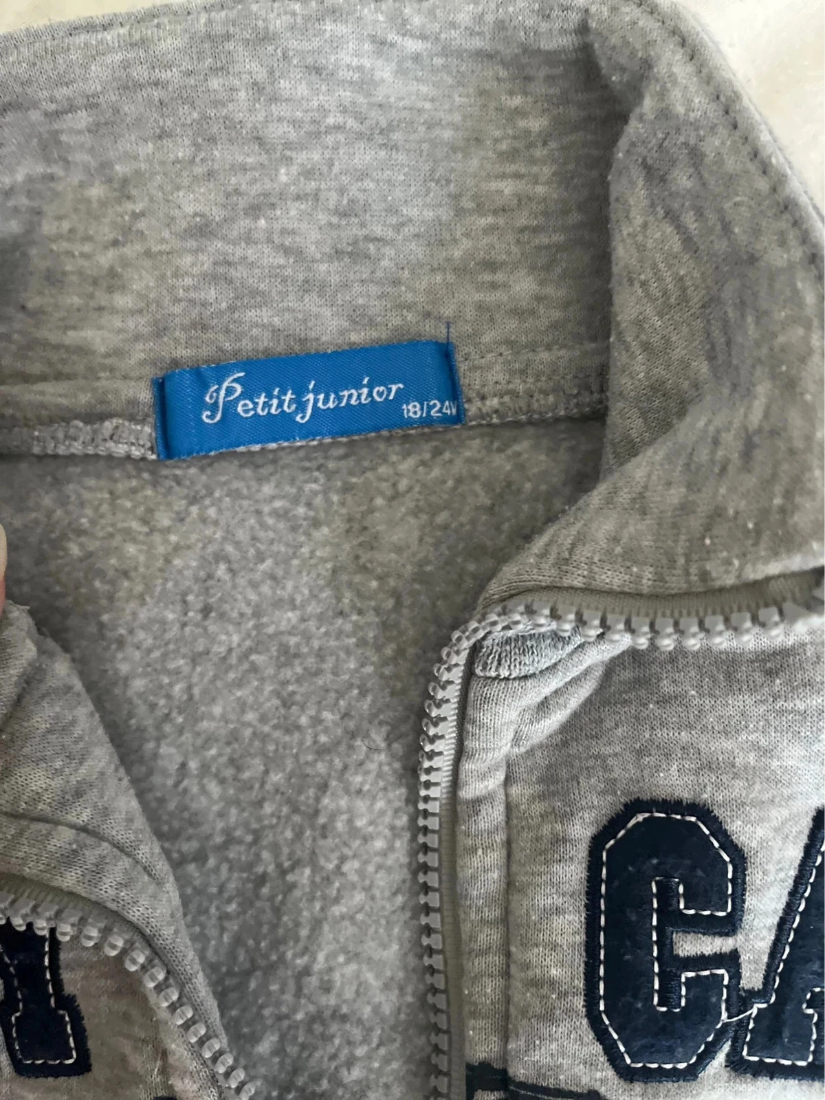 Petit Junior zip-up vest / jacket size 18/24 months – photo 2